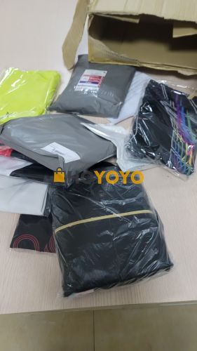 运动衣服，羽毛球用品 