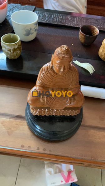 来自木雕印度如来佛