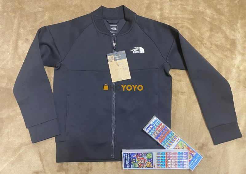 马里奥铅笔和北脸外套