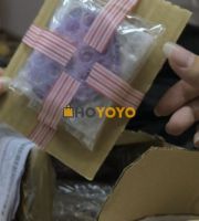 徽章和玩偶的开箱
