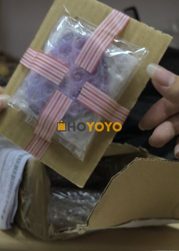 徽章和玩偶的开箱 