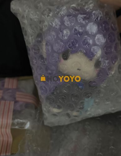 徽章和玩偶的开箱 